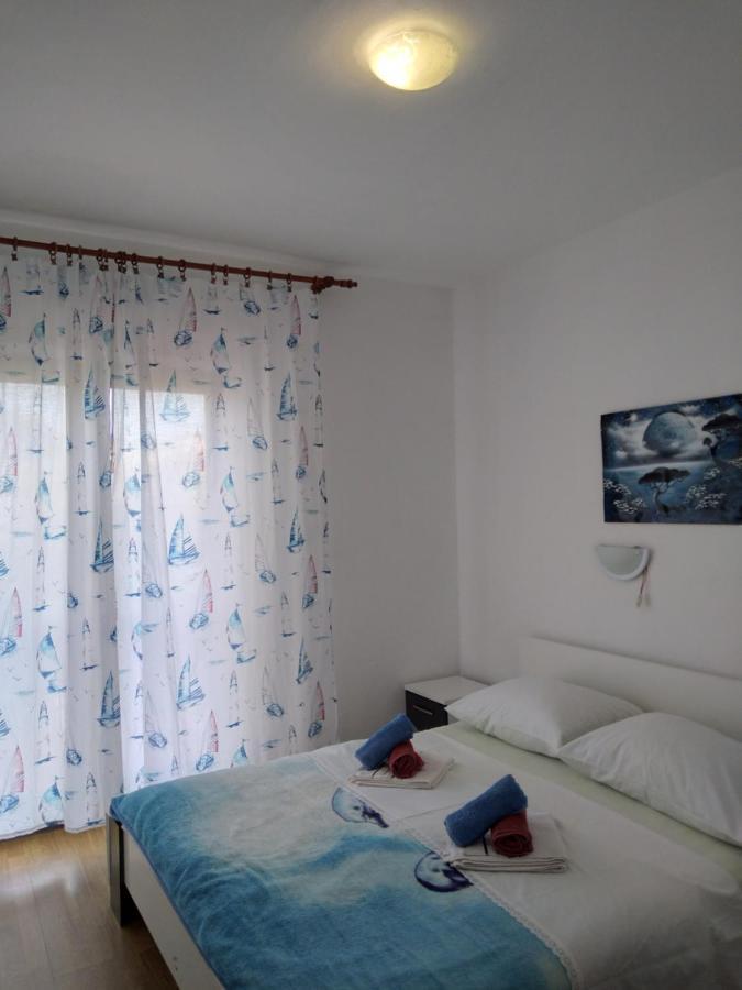 Apartments "Sun-Sea" โลปาร์ ภายนอก รูปภาพ